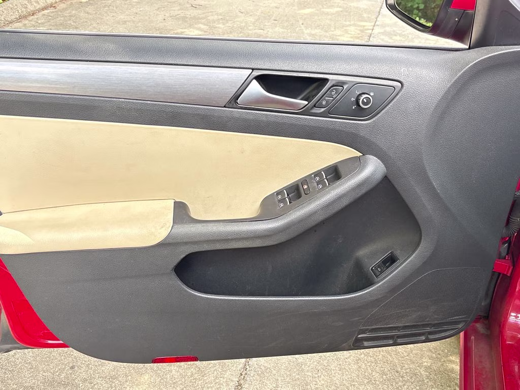 2013 Tornado Red Volkswagen Jetta TDI FWD Sedan