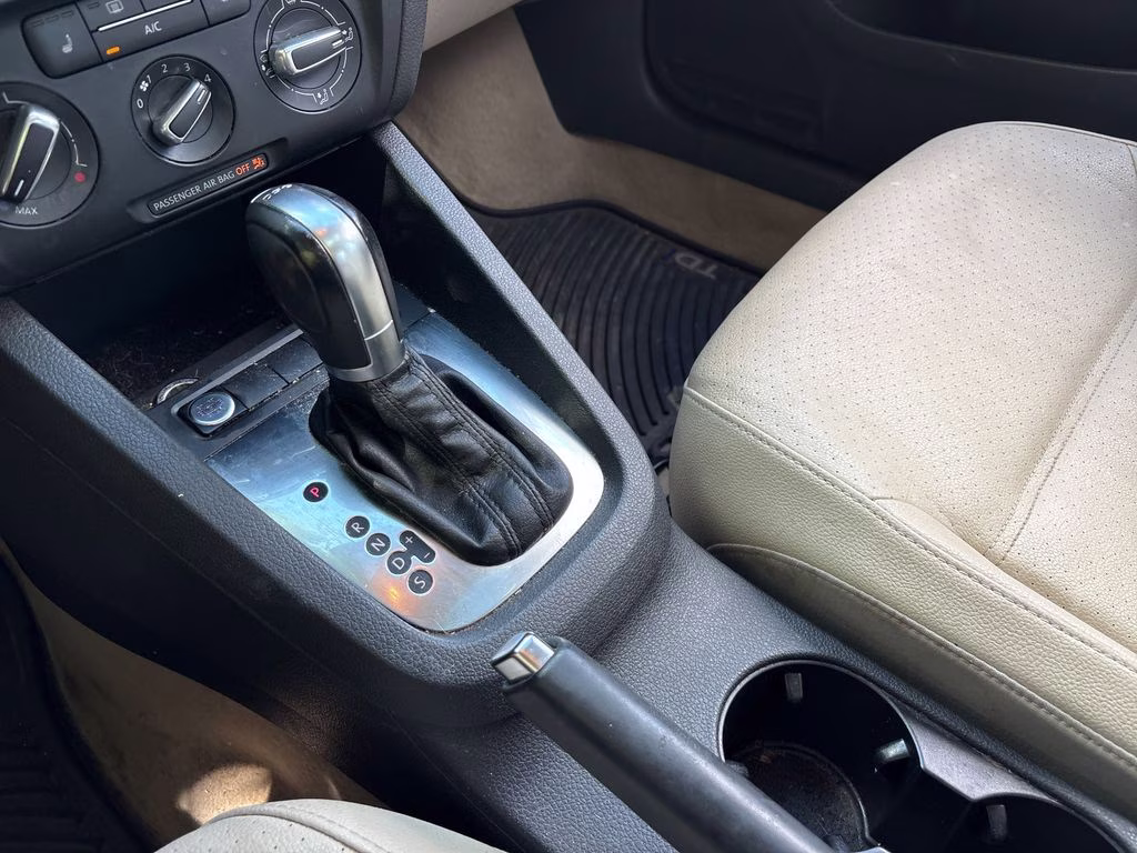 2013 Tornado Red Volkswagen Jetta TDI FWD Sedan