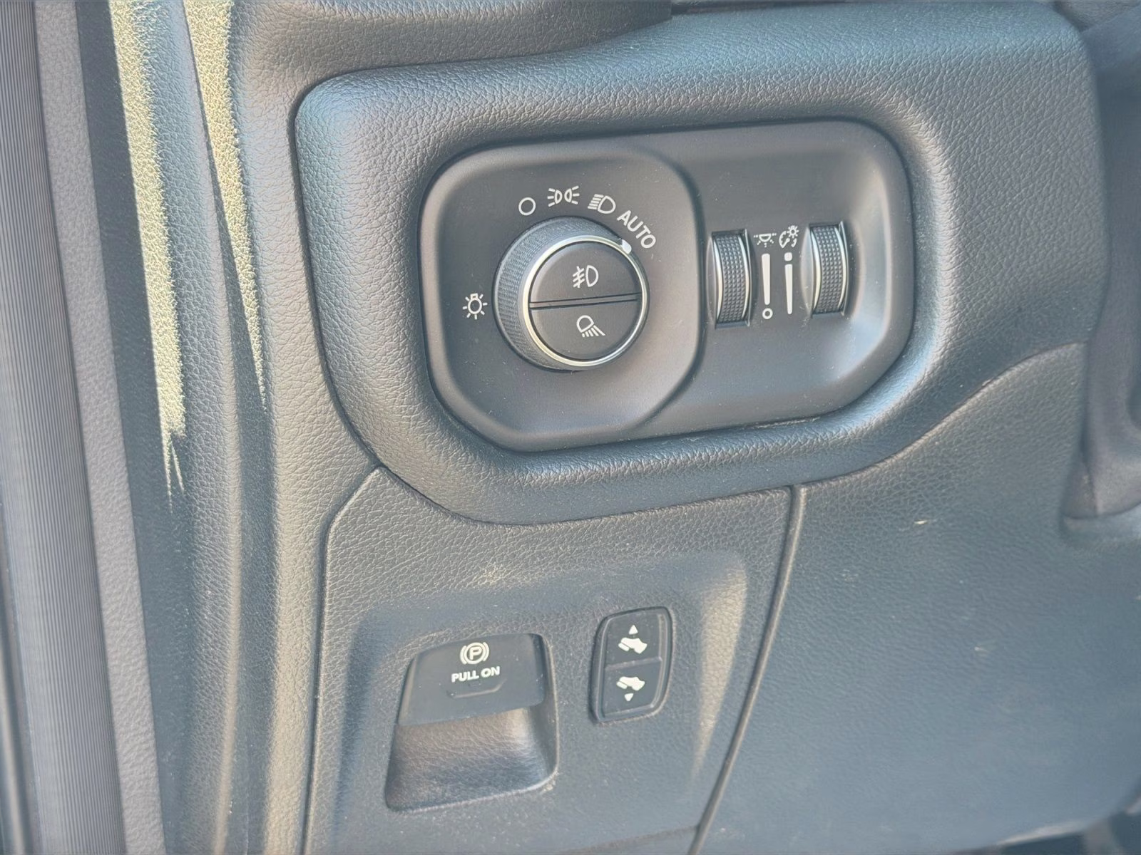 2019 Diamond Black Crystal Pearlcoat Ram 1500 Big Horn/Lone Star 4X4 Truck