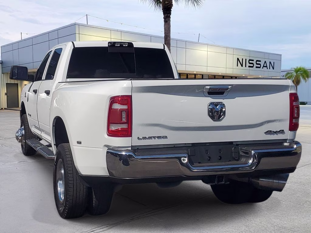 2022 Bright White Clearcoat Ram 3500 Tradesman 4X4 Truck