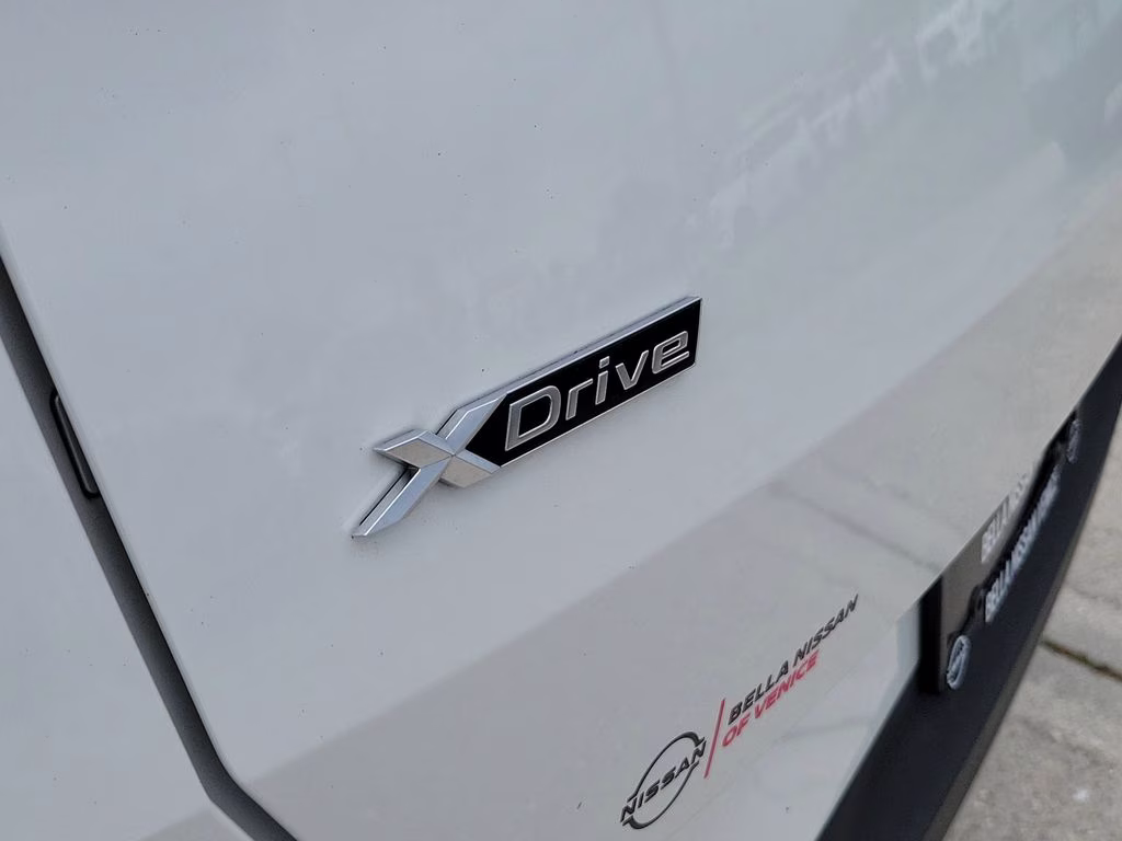 2025 White Metallic BMW X3 30 xDrive AWD SUV