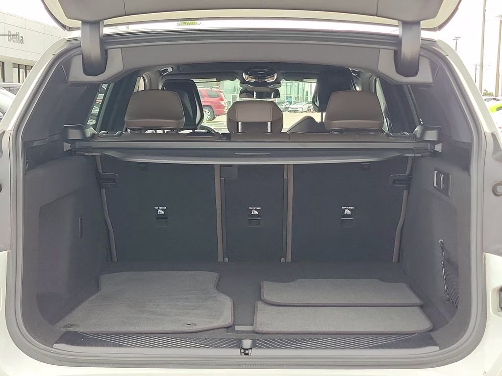 2025 White Metallic BMW X3 30 xDrive AWD SUV