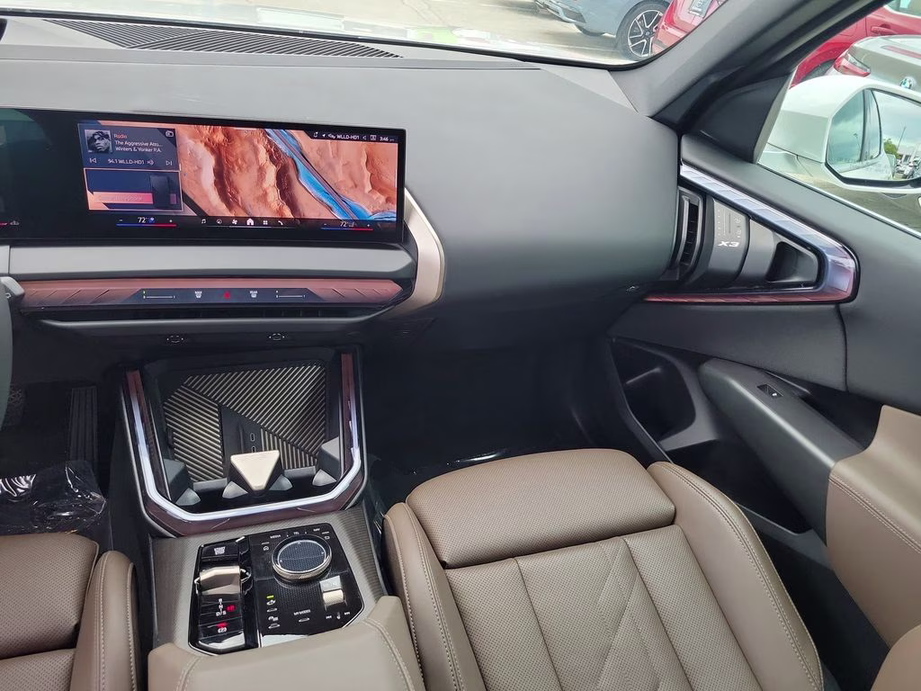 2025 White Metallic BMW X3 30 xDrive AWD SUV