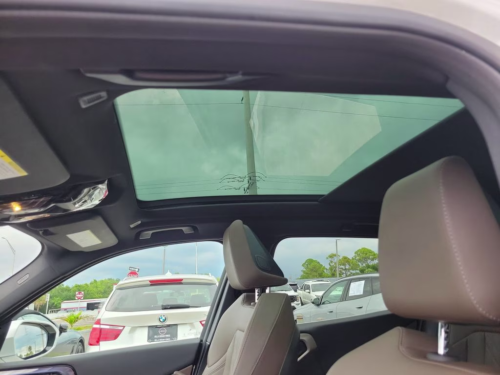 2025 White Metallic BMW X3 30 xDrive AWD SUV