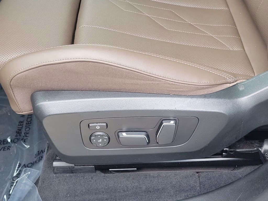 2025 White Metallic BMW X3 30 xDrive AWD SUV