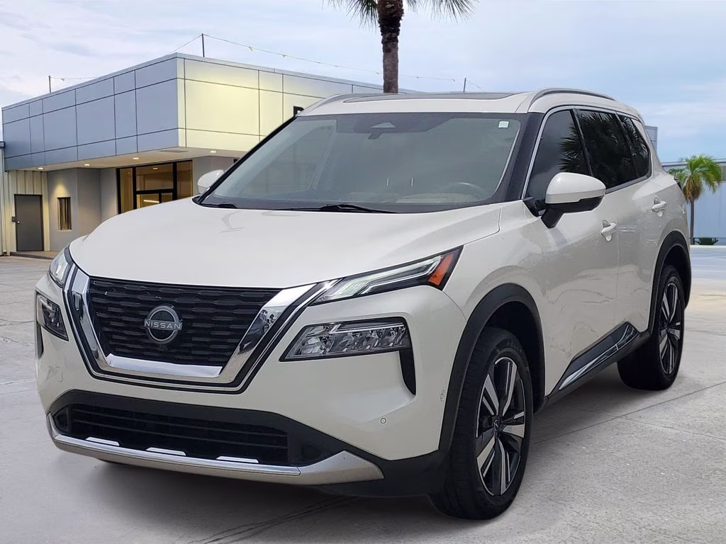 2023 Pearl White Tricoat Nissan Rogue Platinum FWD SUV