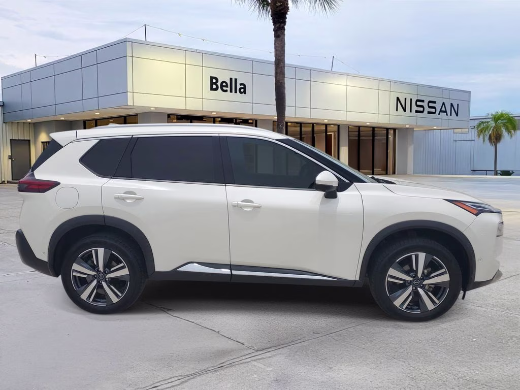 2023 Pearl White Tricoat Nissan Rogue Platinum FWD SUV