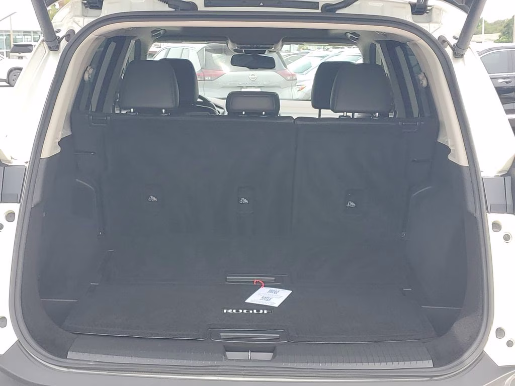 2023 Pearl White Tricoat Nissan Rogue Platinum FWD SUV