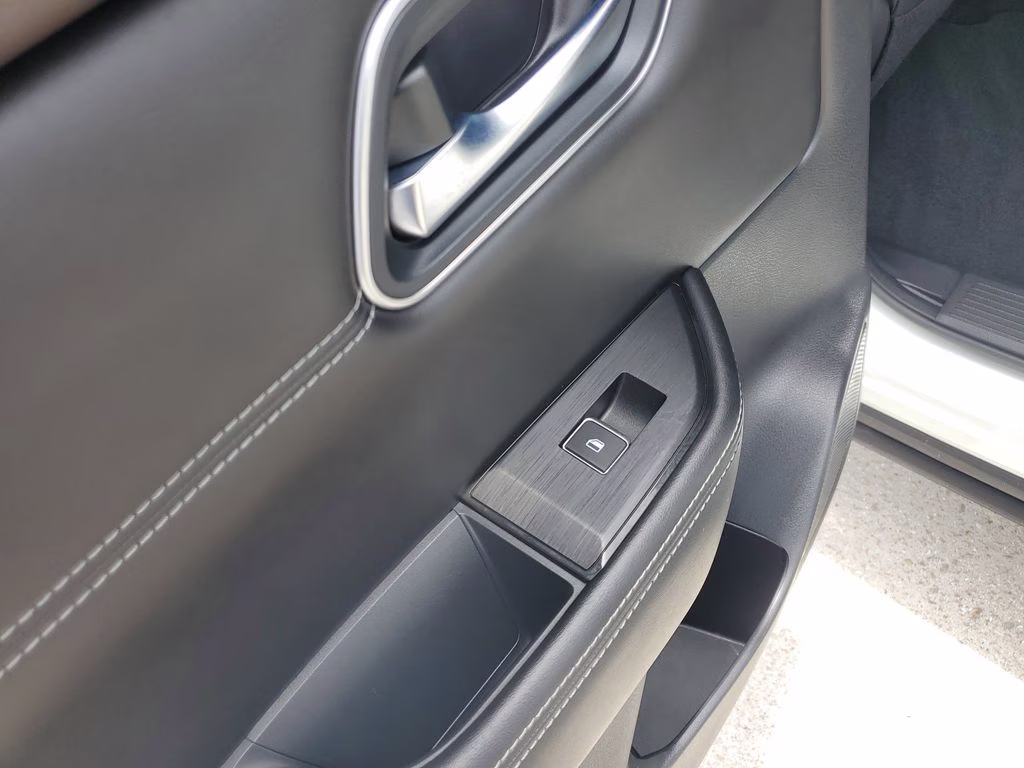 2023 Pearl White Tricoat Nissan Rogue Platinum FWD SUV
