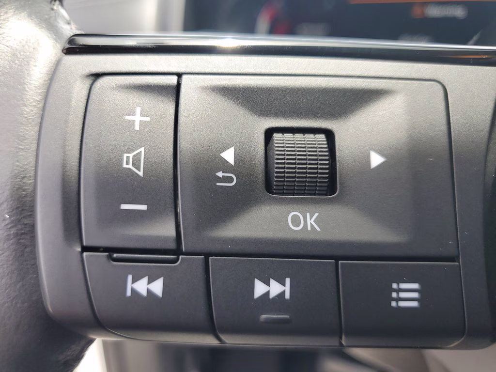 2023 Pearl White Tricoat Nissan Rogue Platinum FWD SUV