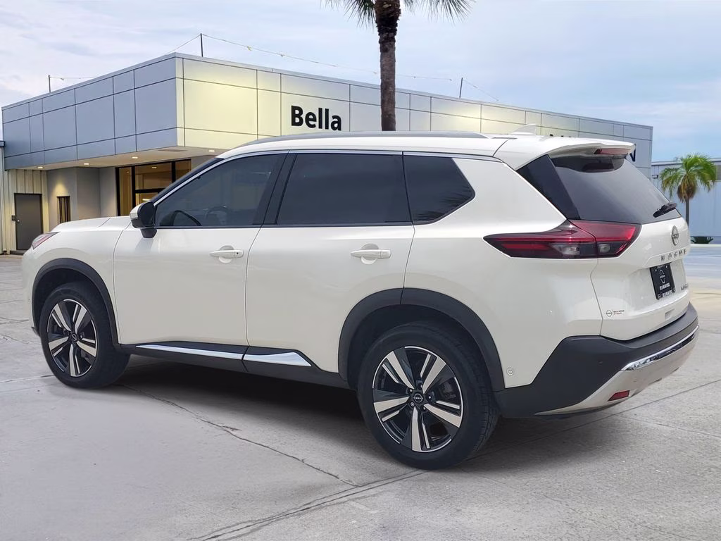 2023 Pearl White Tricoat Nissan Rogue Platinum FWD SUV