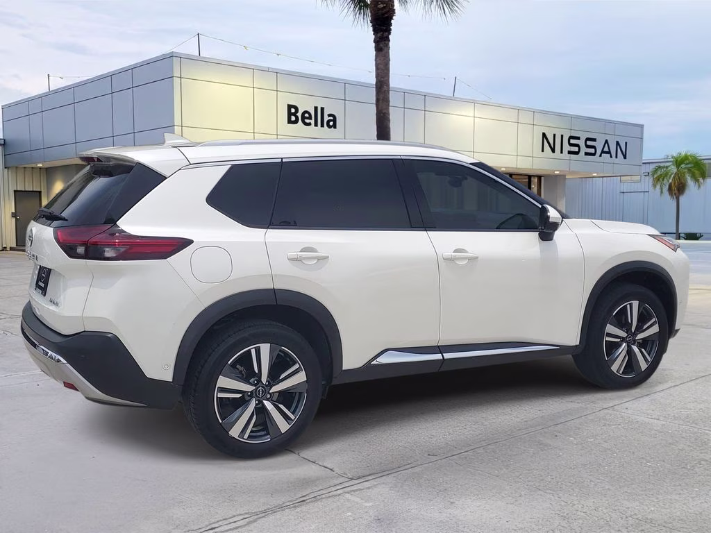 2023 Pearl White Tricoat Nissan Rogue Platinum FWD SUV