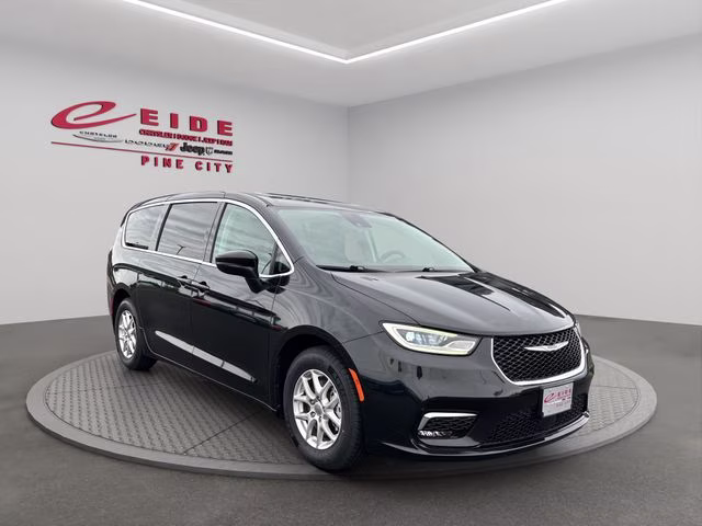 2023 Brilliant Black Crystal Pearlcoat Chrysler Pacifica Touring L FWD Van