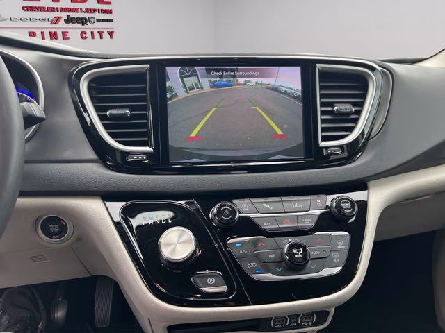 2023 Brilliant Black Crystal Pearlcoat Chrysler Pacifica Touring L FWD Van