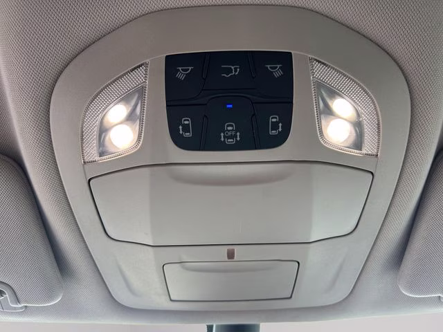 2023 Brilliant Black Crystal Pearlcoat Chrysler Pacifica Touring L FWD Van