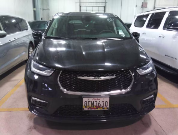 2023 Brilliant Black Crystal Pearlcoat Chrysler Pacifica Touring L FWD Van