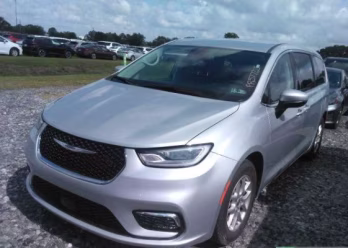 2023 Silver Mist Clearcoat Chrysler Pacifica Touring L FWD Van