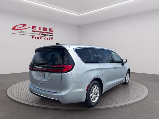 2023 Silver Mist Clearcoat Chrysler Pacifica Touring L FWD Van