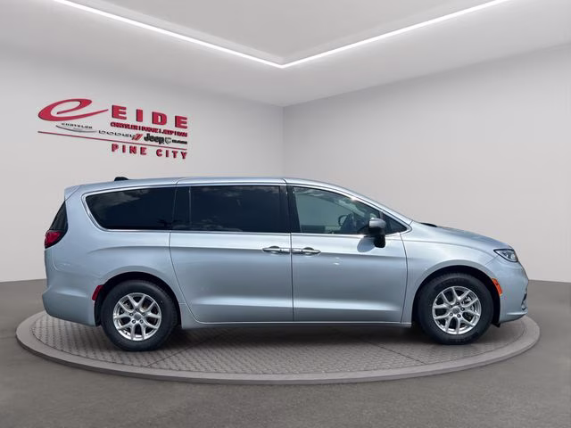 2023 Silver Mist Clearcoat Chrysler Pacifica Touring L FWD Van