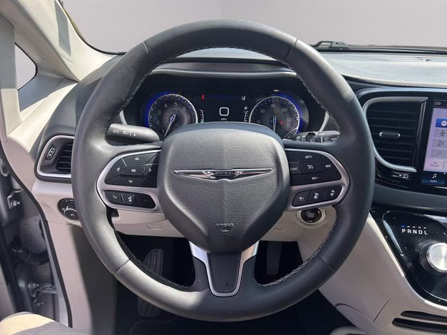 2023 Silver Mist Clearcoat Chrysler Pacifica Touring L FWD Van