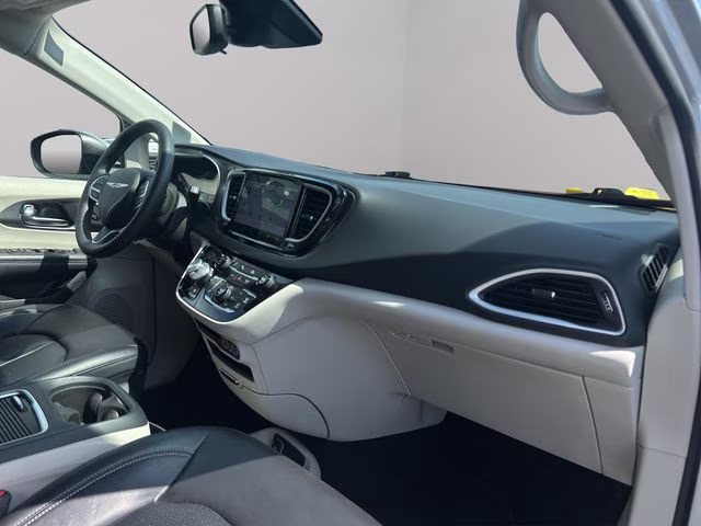 2023 Silver Mist Clearcoat Chrysler Pacifica Touring L FWD Van
