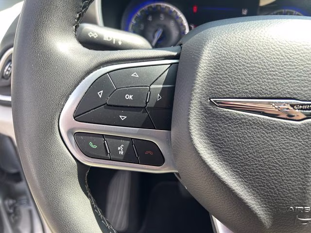 2023 Silver Mist Clearcoat Chrysler Pacifica Touring L FWD Van