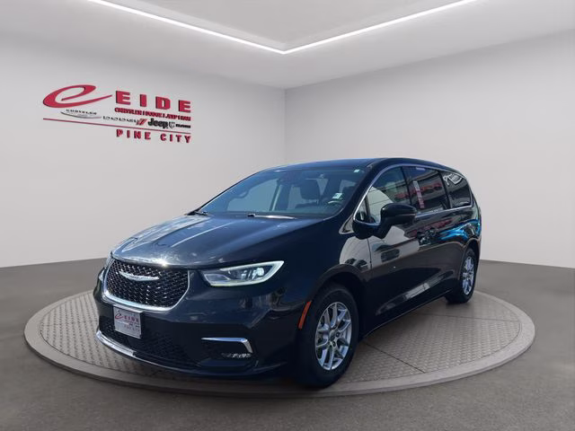 2023 Brilliant Black Crystal Pearlcoat Chrysler Pacifica Touring L FWD Van