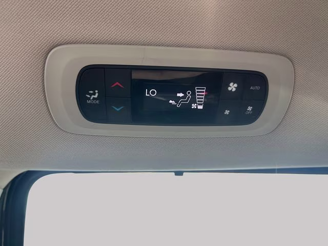 2023 Brilliant Black Crystal Pearlcoat Chrysler Pacifica Touring L FWD Van
