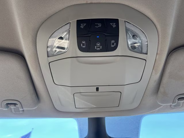 2023 Brilliant Black Crystal Pearlcoat Chrysler Pacifica Touring L FWD Van