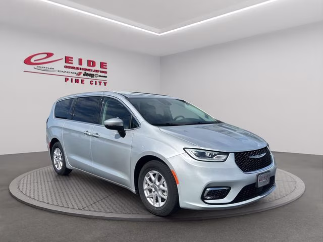 2023 Silver Mist Clearcoat Chrysler Pacifica Touring L FWD Van