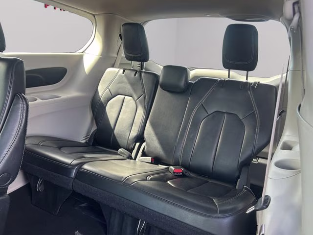 2023 Silver Mist Clearcoat Chrysler Pacifica Touring L FWD Van