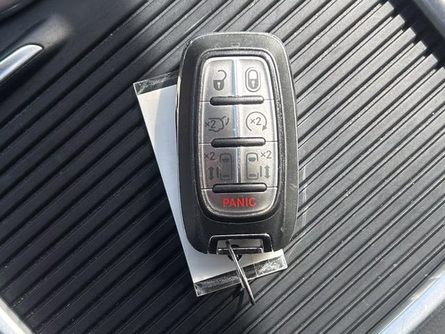 2023 Silver Mist Clearcoat Chrysler Pacifica Touring L FWD Van