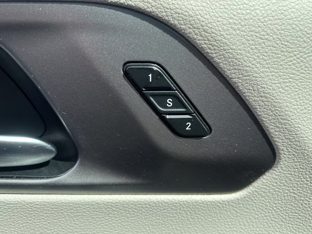 2023 Silver Mist Clearcoat Chrysler Pacifica Touring L FWD Van