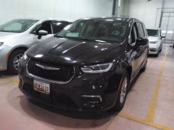 2023 Brilliant Black Crystal Pearlcoat Chrysler Pacifica Touring L FWD Van