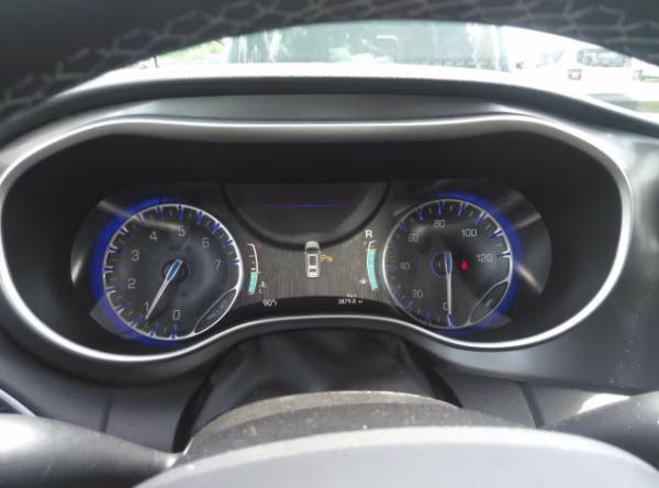 2023 Brilliant Black Crystal Pearlcoat Chrysler Pacifica Touring L FWD Van