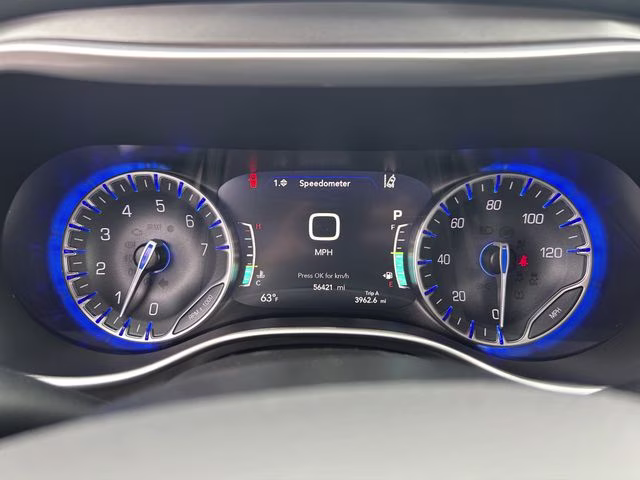 2023 Brilliant Black Crystal Pearlcoat Chrysler Pacifica Touring L FWD Van