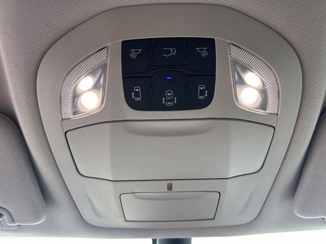 2023 Brilliant Black Crystal Pearlcoat Chrysler Pacifica Touring L FWD Van