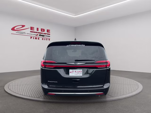 2023 Brilliant Black Crystal Pearlcoat Chrysler Pacifica Touring L FWD Van
