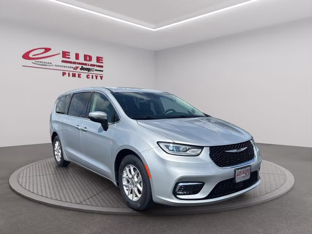 2023 Silver Mist Clearcoat Chrysler Pacifica Touring L FWD Van