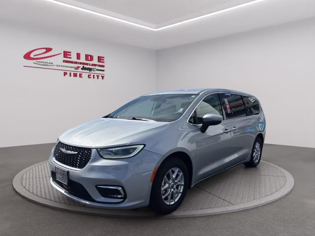 2023 Silver Mist Clearcoat Chrysler Pacifica Touring L FWD Van