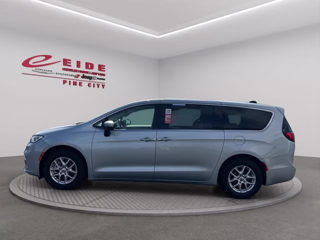 2023 Silver Mist Clearcoat Chrysler Pacifica Touring L FWD Van