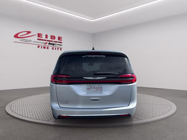 2023 Silver Mist Clearcoat Chrysler Pacifica Touring L FWD Van