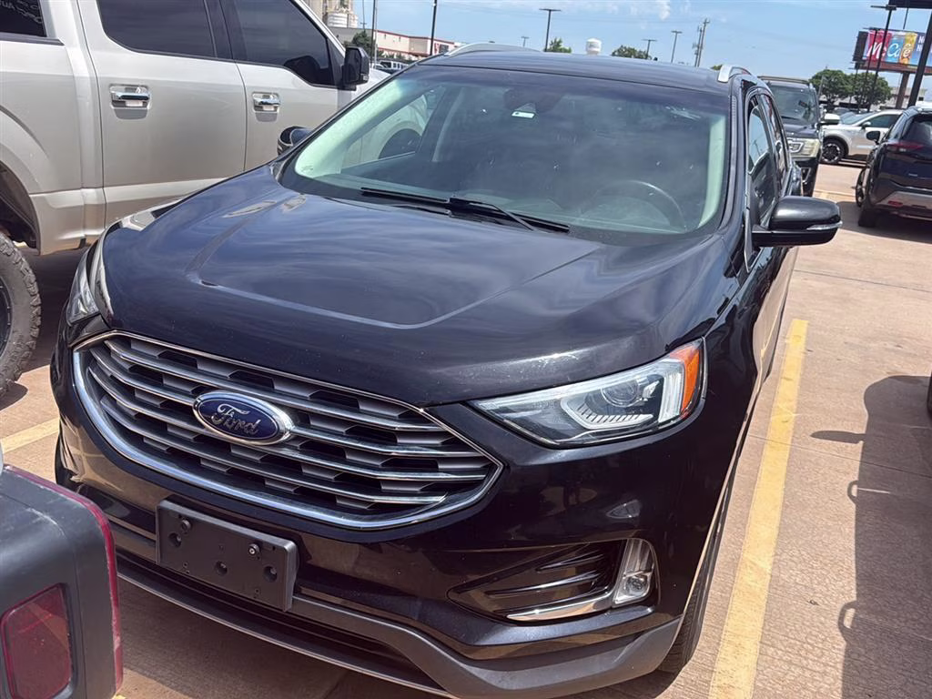 2019 Agate Black Metallic Ford Edge Titanium FWD SUV