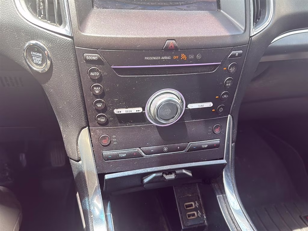 2019 Agate Black Metallic Ford Edge Titanium FWD SUV