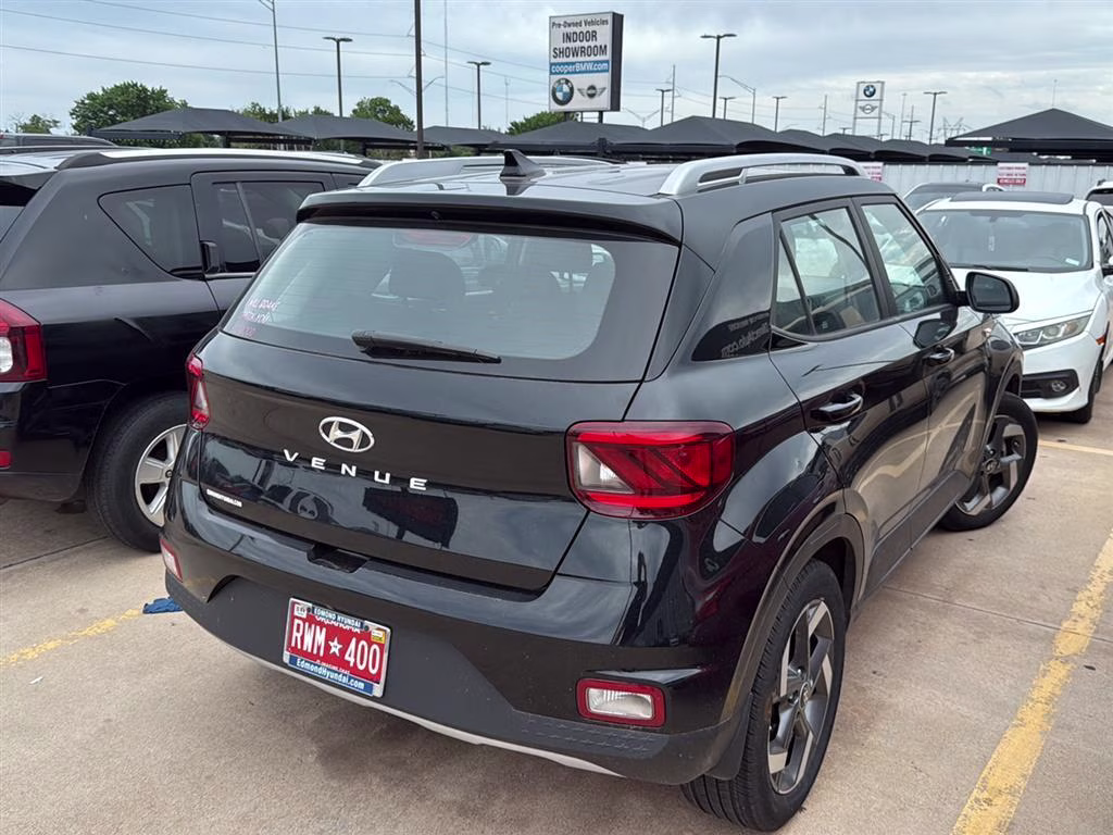 2021 Galactic Gray Hyundai Venue SEL FWD SUV