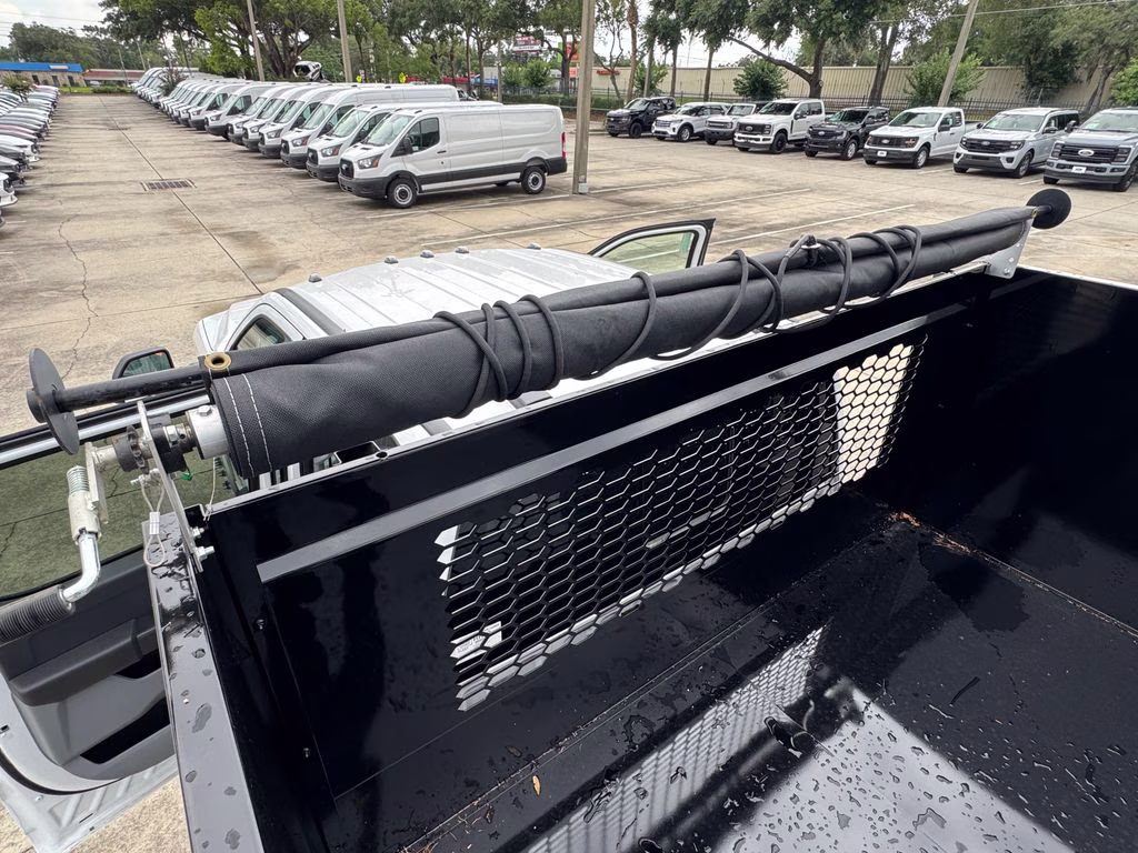 2026 Oxford White Ford Super Duty F-350 DRW XL RWD Chassis
