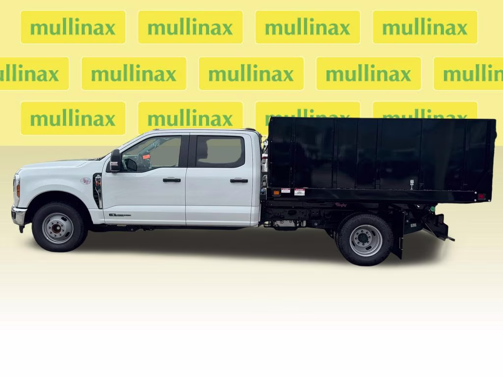 2026 Oxford White Ford Super Duty F-350 DRW XL RWD Chassis