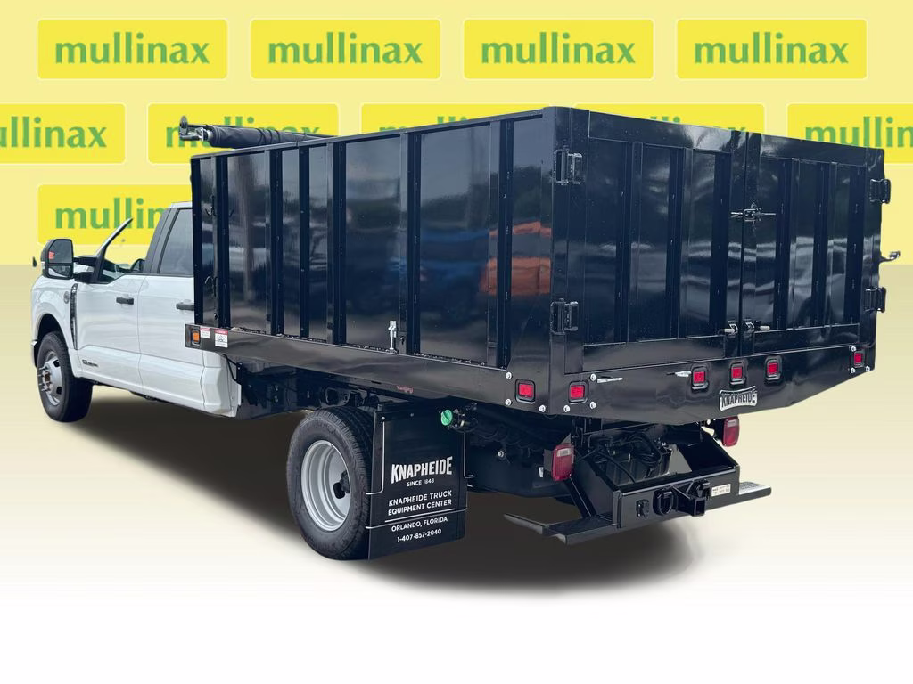2026 Oxford White Ford Super Duty F-350 DRW XL RWD Chassis