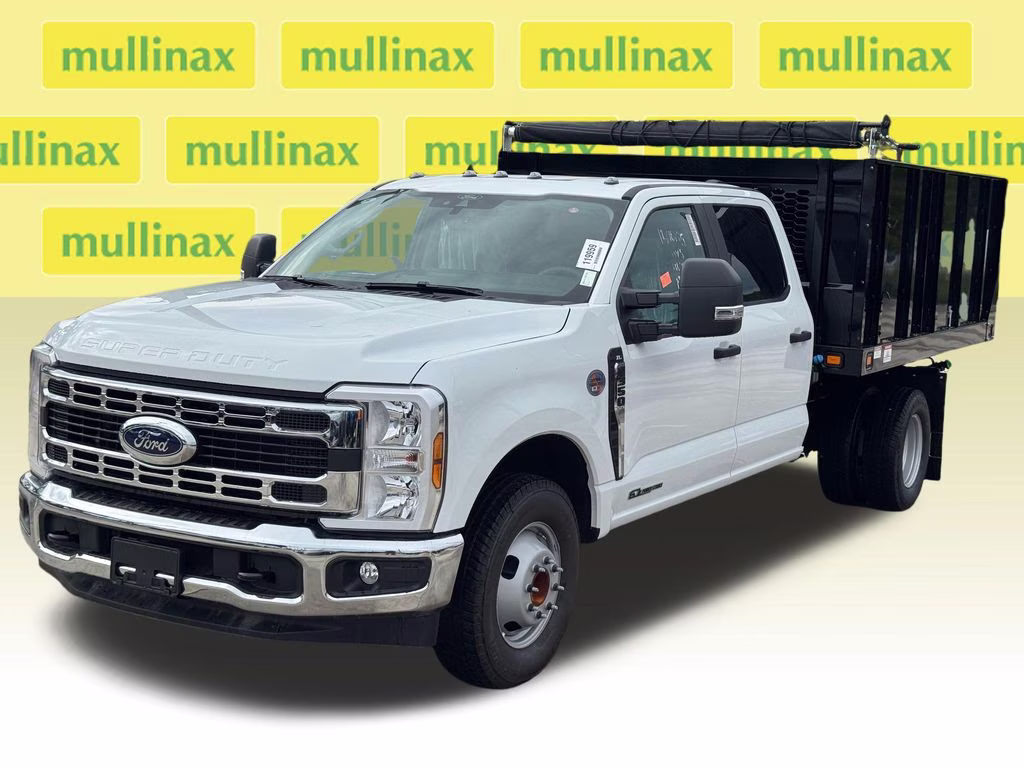 2026 Oxford White Ford Super Duty F-350 DRW XL RWD Chassis