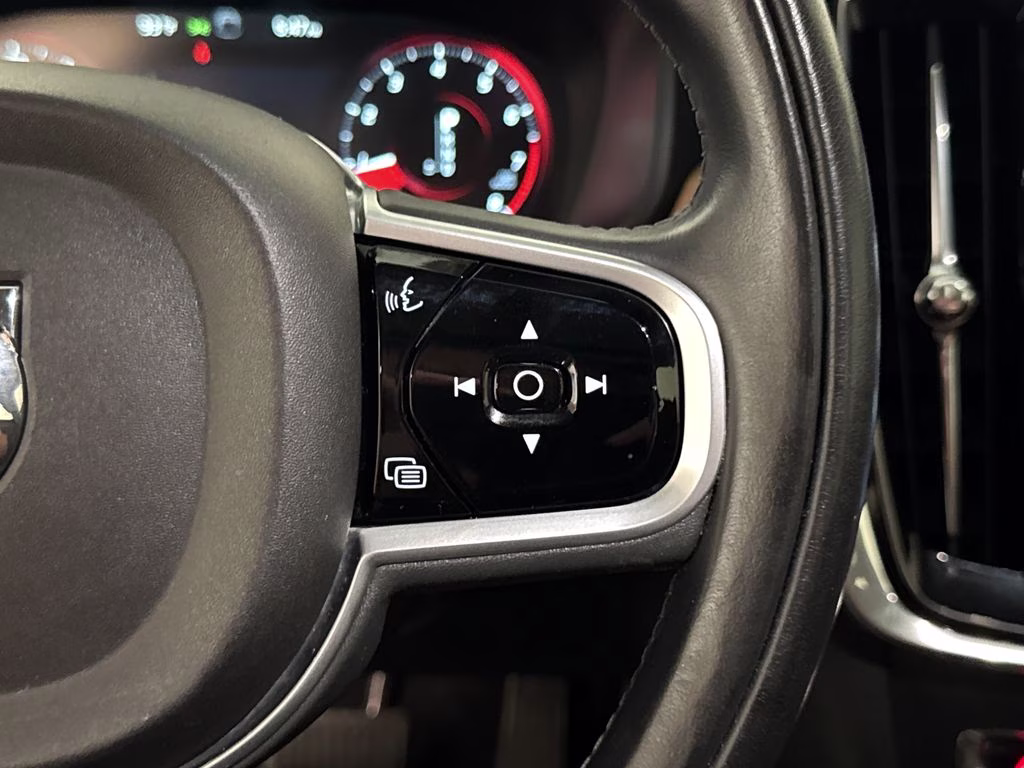 2019 Magic Blue Metallic Volvo V90 T5 Inscription FWD Crossover